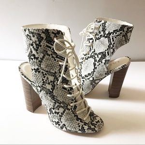 Liliana Snake Print  Corset Lace Up Heel Sandals Size 5.5